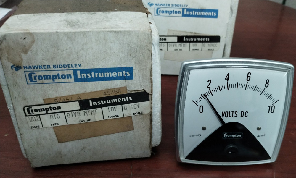 NEW CROMPTON 016-01VA-MTMT PANEL VOLTAGE METER 0-10 DC VOLTS