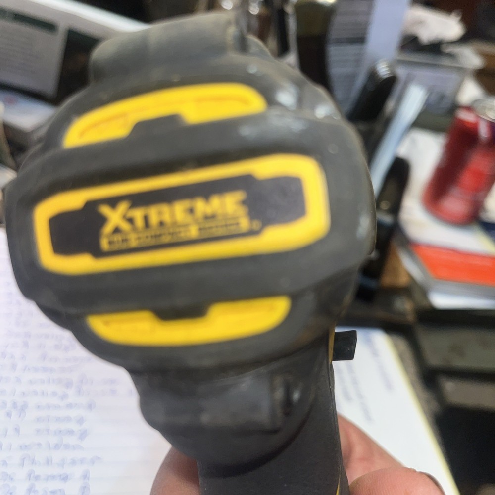 DEWALT 1/4" Impact Driver 12 Volt With Battery