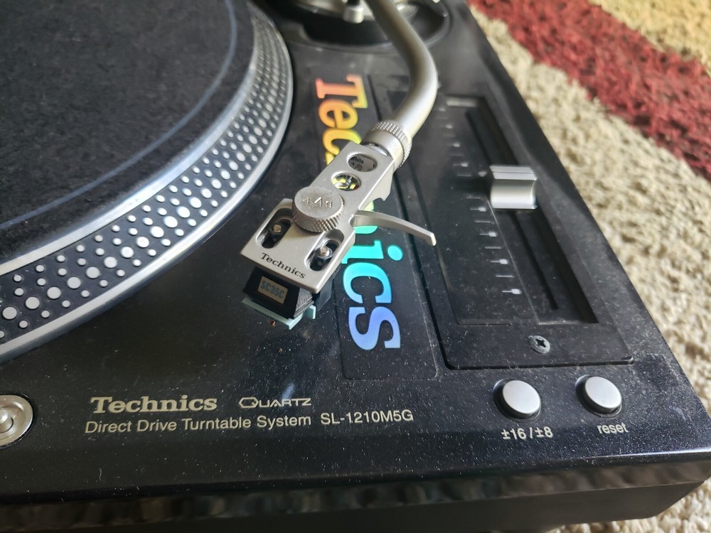 Technics SL-1210 M5G