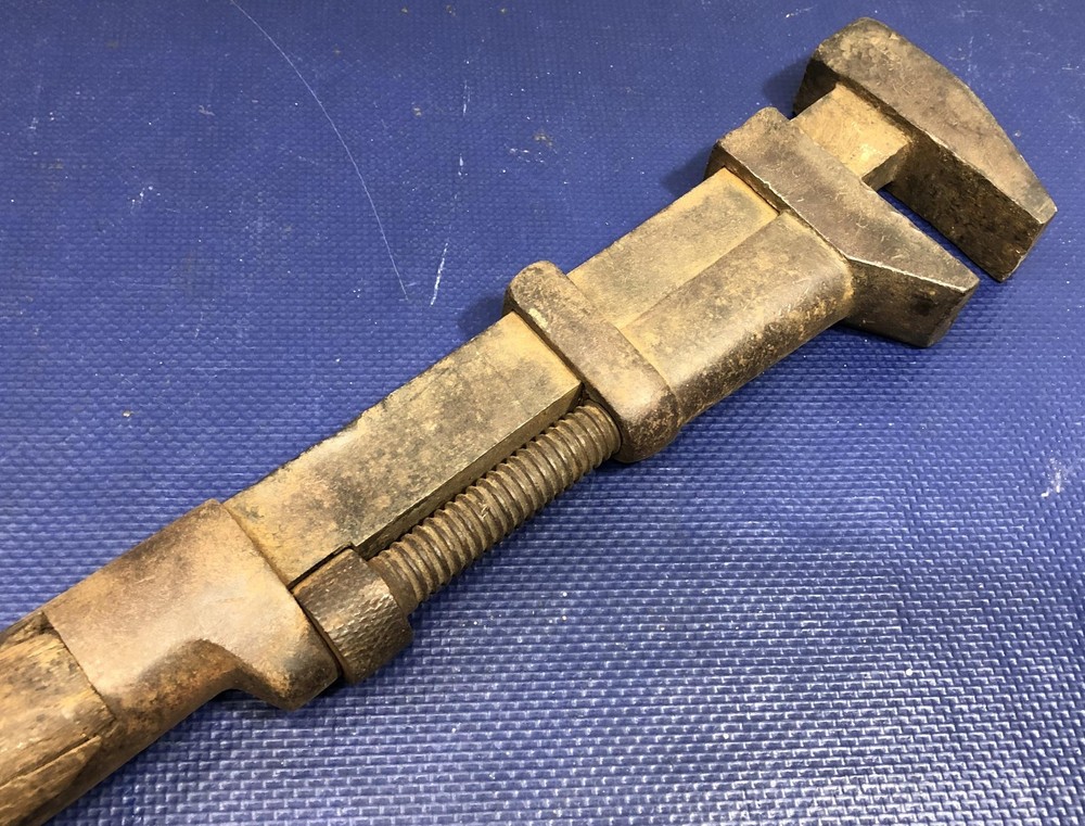 Coes Adjustable Wrench 21'' Vintage pipe monkey knife handle