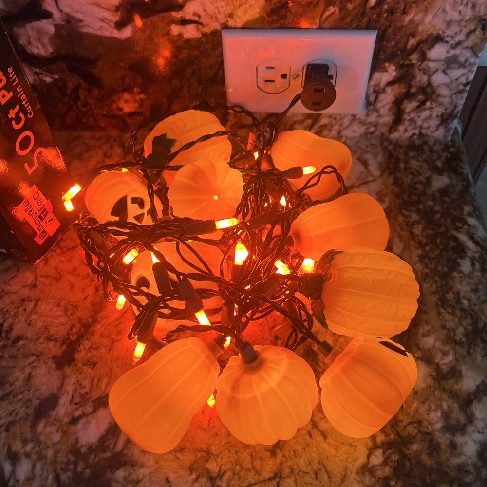 Vintage Blow Mold Halloween Pumpkin String Light Excellent Condition