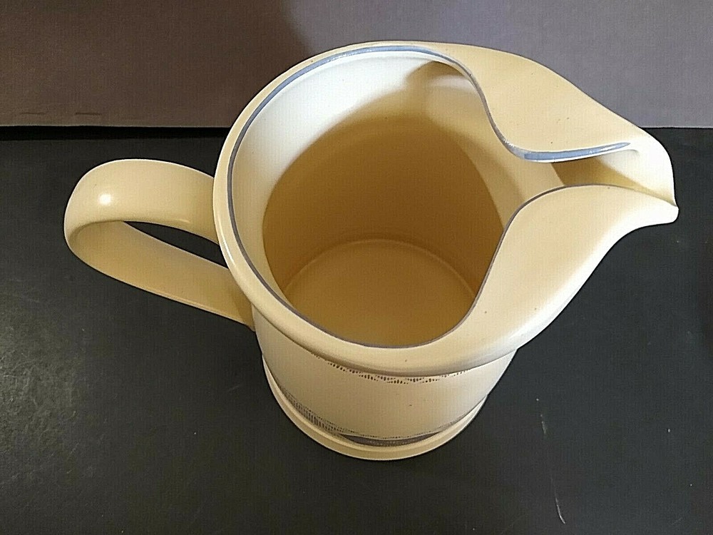 International Zuni 48 ounce Pitcher
