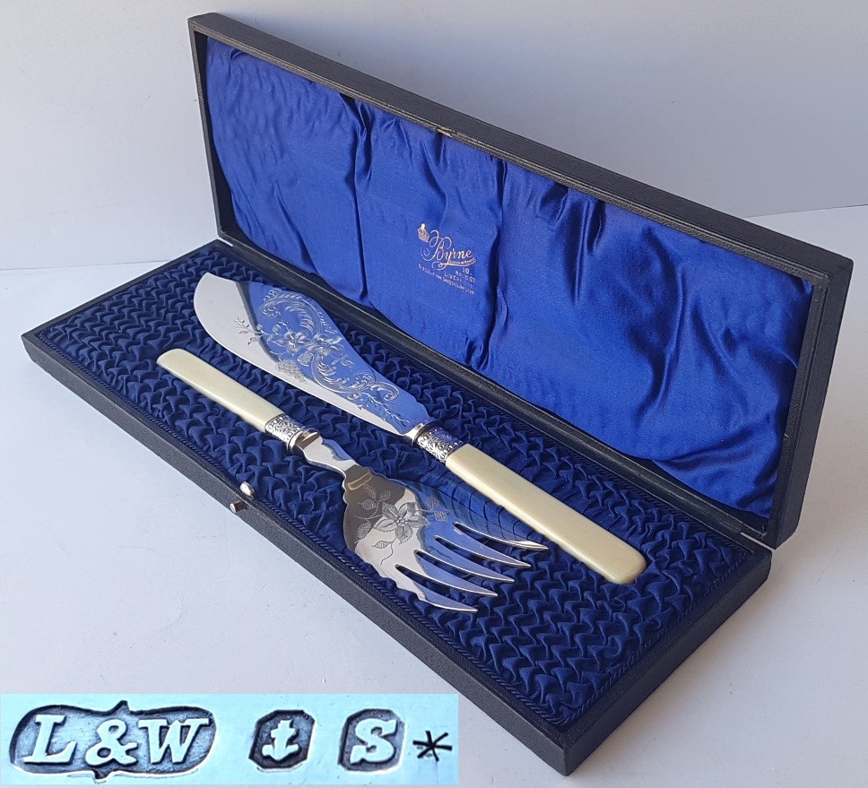 Set IN Original Case Serving Fork + Servierheber England Um 1900 M900