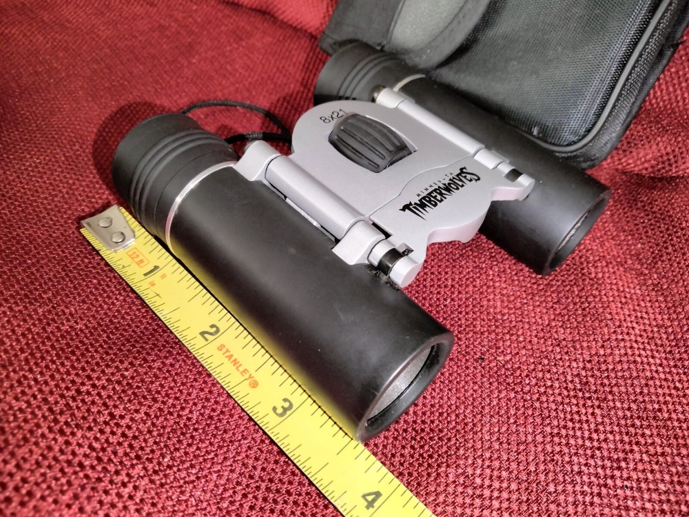 Minnesota Timberwolves small compact 8x21 binoculars with case, work great VG