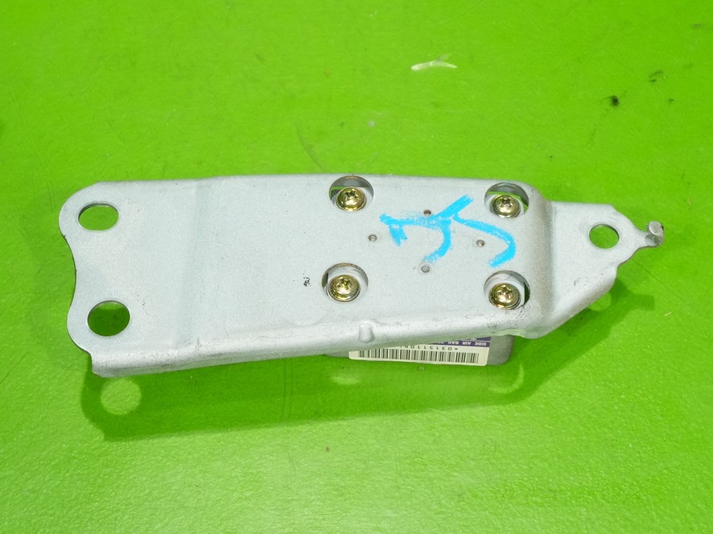 01-05 IS300 OEM passenger right side sensor control relay 89860-53040