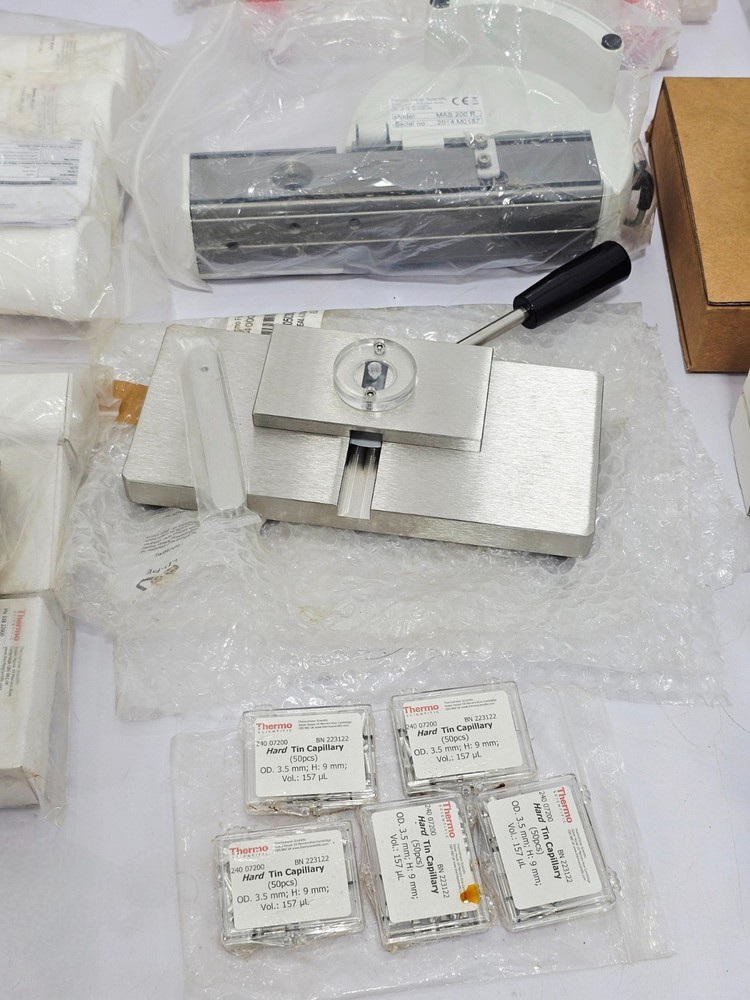 Thermo Fisher Scientific Flash 2000 + MAS200R Elemental Analyzer W/ Accessories