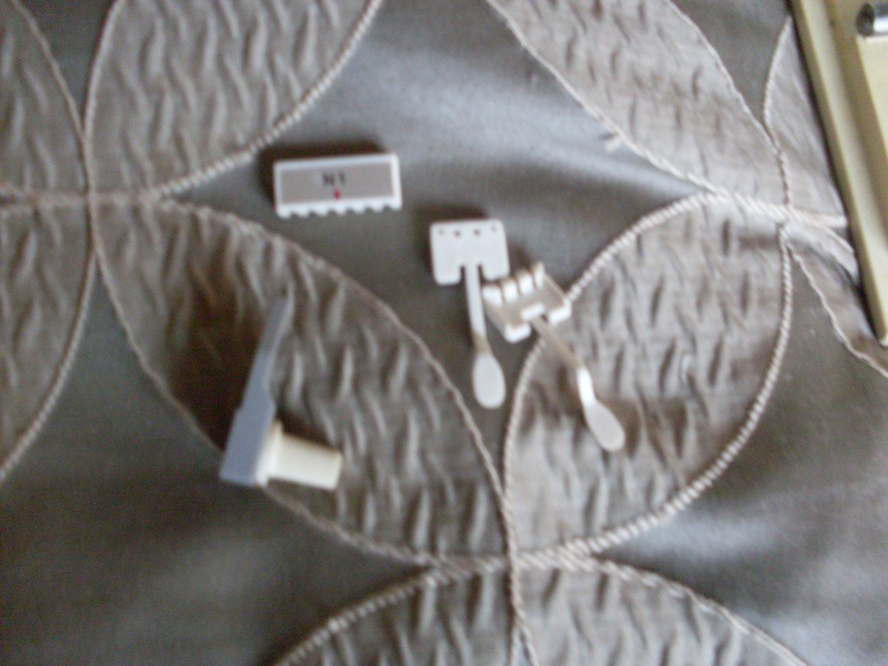 .Singer/studio/ Sk 560 Electronic KNitting machine