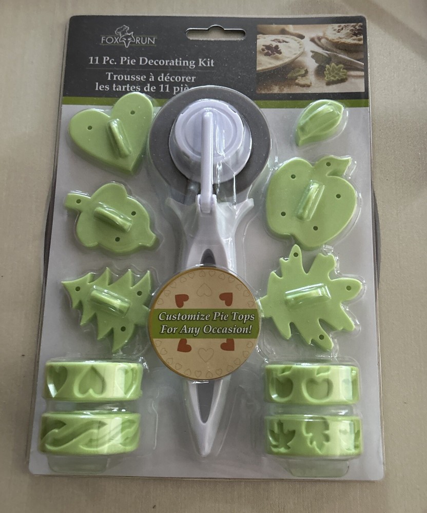 New FOX RUN™ 11 Piece Pie Decorating Kit