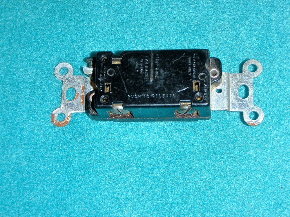 LEVITON VINTAGE 3 WAY BROWN LIGHT SWITCH