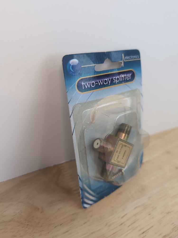 VIDEO ACCESSORY TWO WAY SPLITTER BRAND NEW