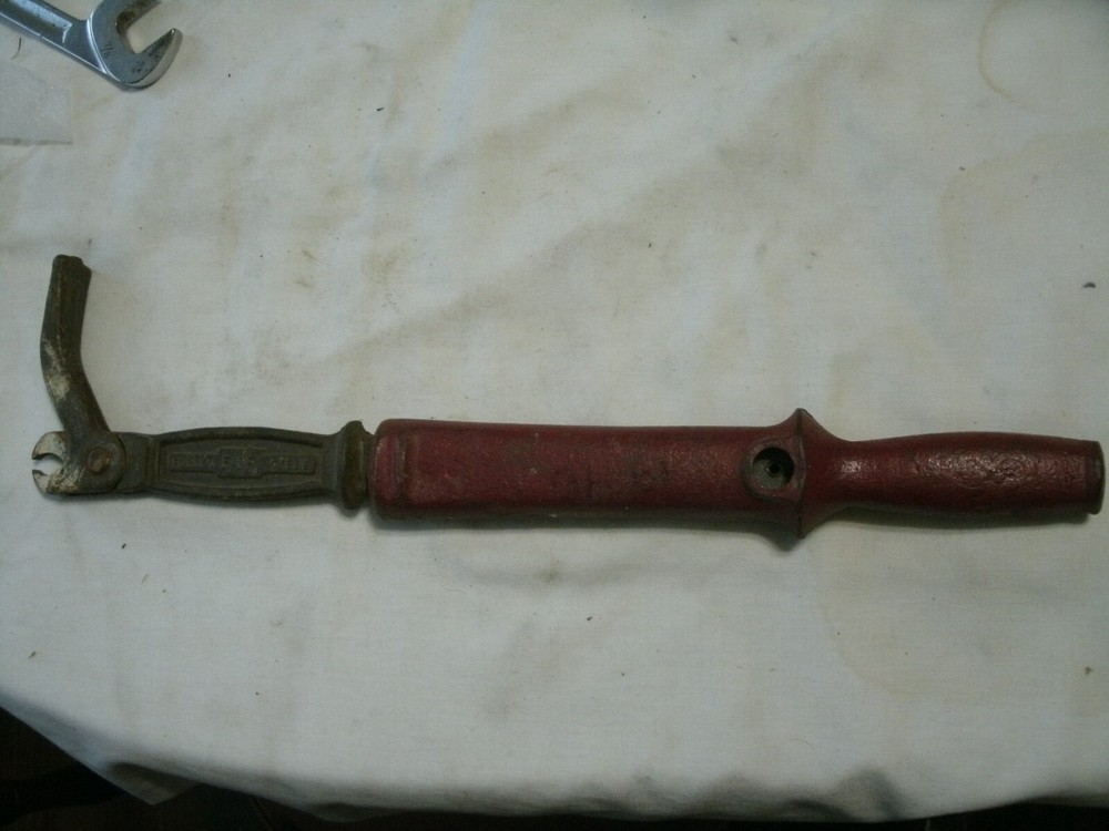 Vintage Cast Iron Nail Puller Tool Extractor ETF Canada #3775