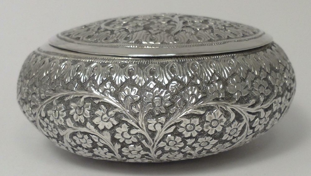 Vintage Solid Silver Squeeze Box (Tobacco/Snuff) – Middle Eastern/Asian (94g)