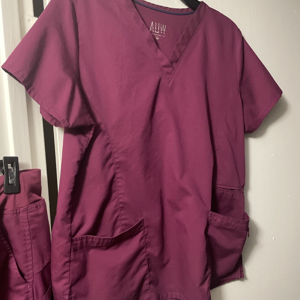 AUW Women Scrub Set