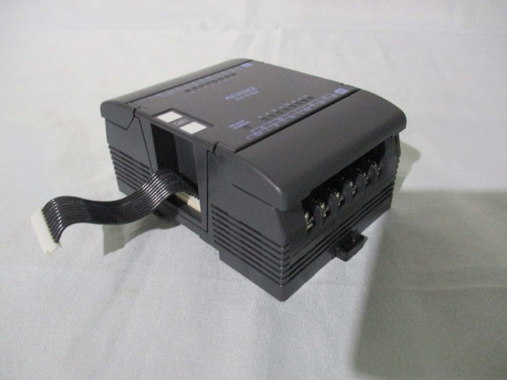 KEYENCE KV-E16X PLC with Built-in Display Function USED #4