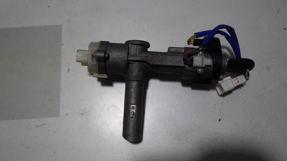 06 KIA SORENTO Ignition W/Key