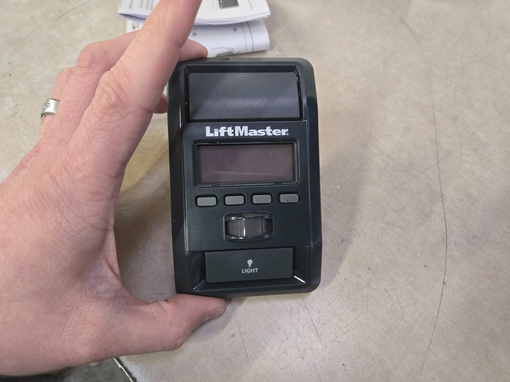 Liftmaster 880LMW Smart MyQ Control Panel Maintenance Alert System Light Control