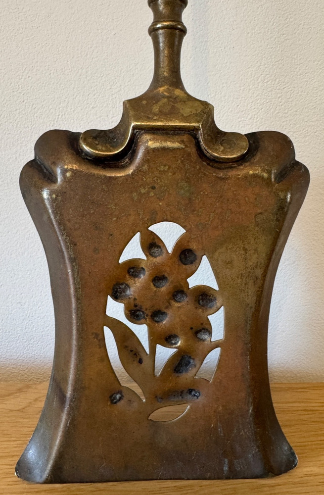 ANTIQUE FIRESIDE BRASS COAL SHOVEL