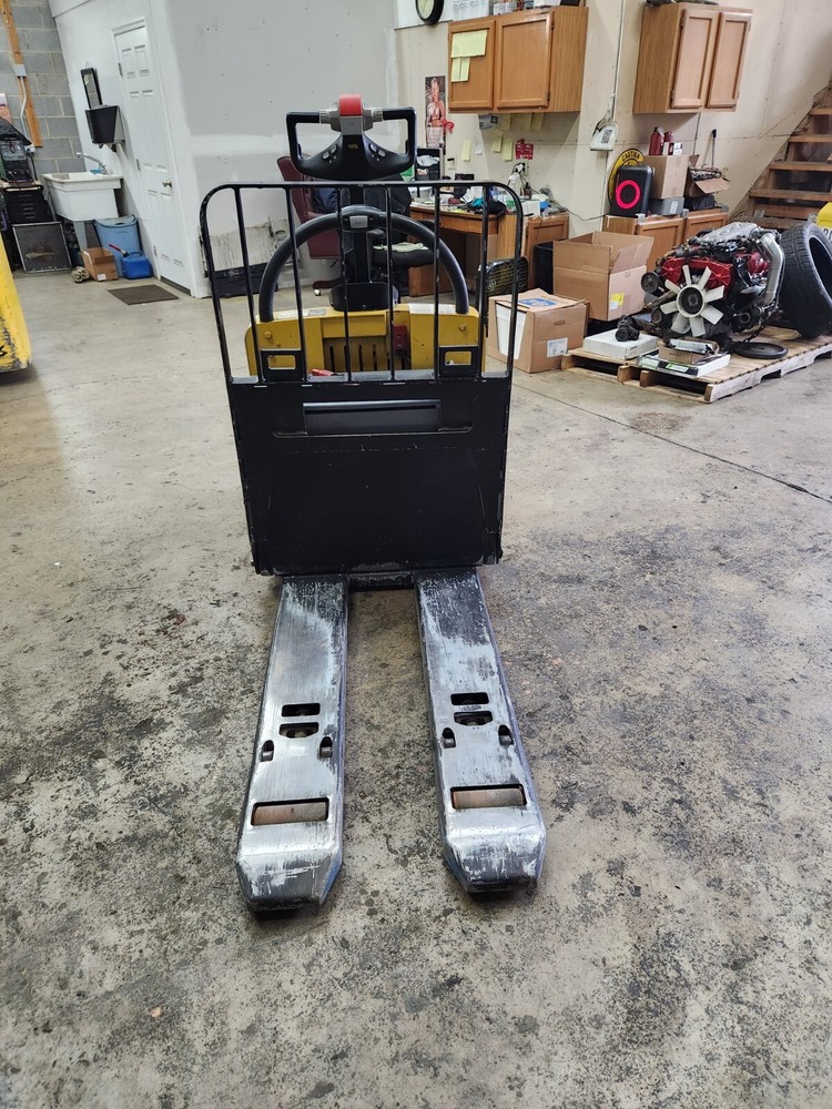 2014 Yale Pallet Jack