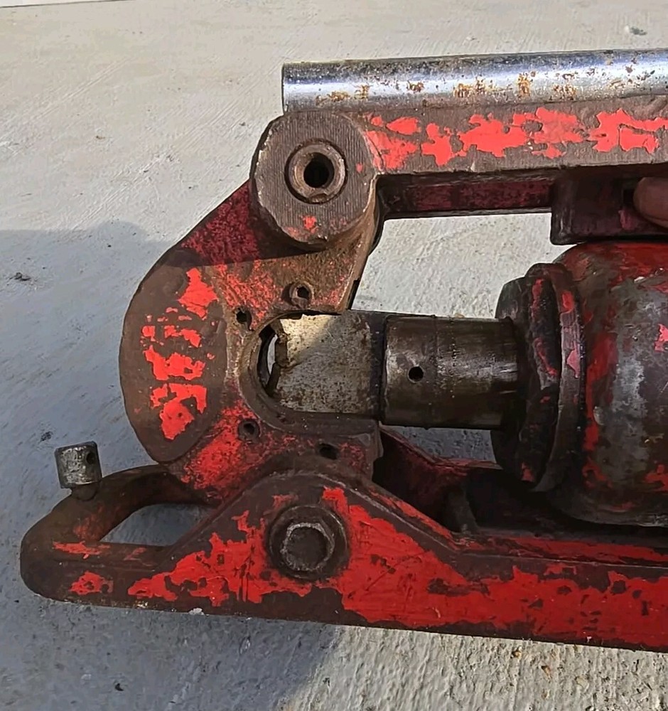 Old Hydraulic Steel Wire Cutter