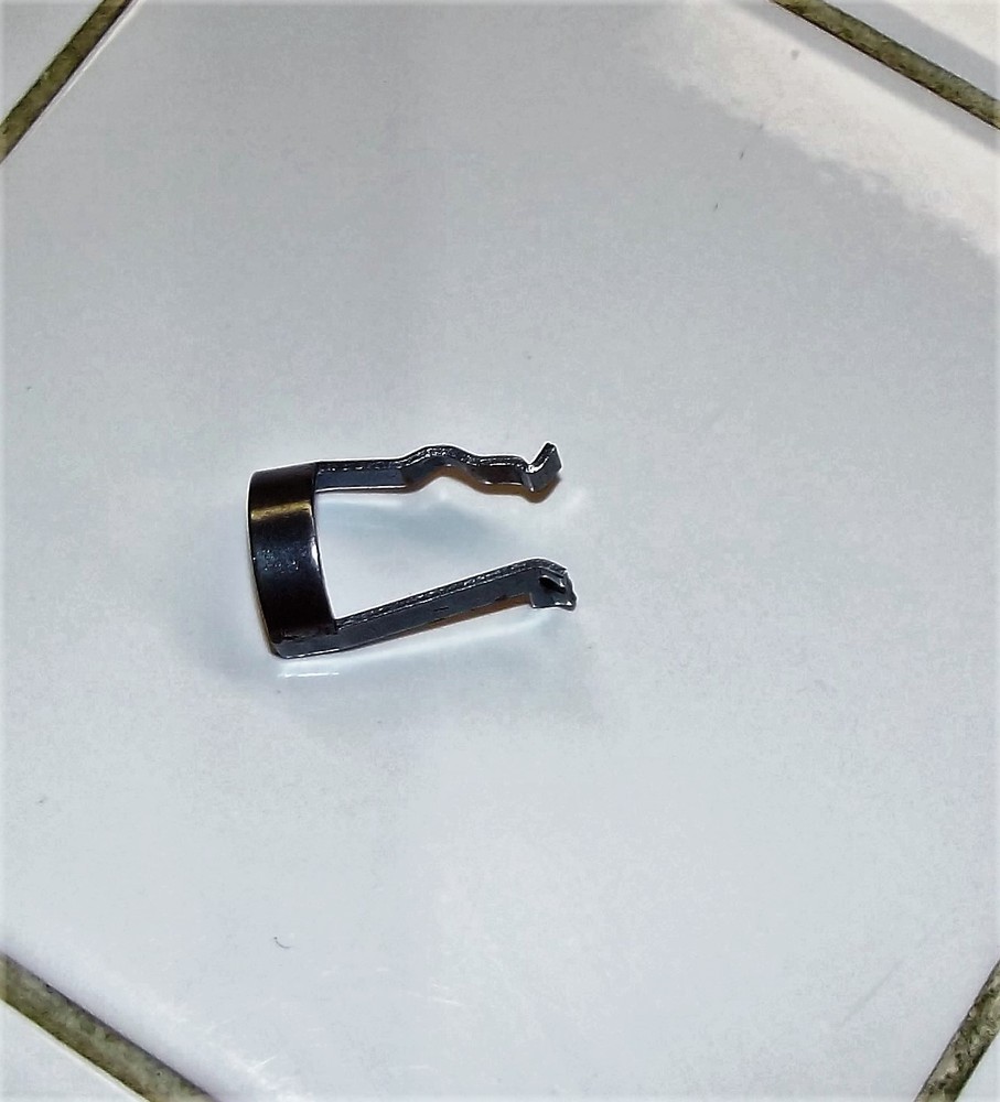 Savage 340, Stevens 322 - 325 Extractor - .222      (Z-39)