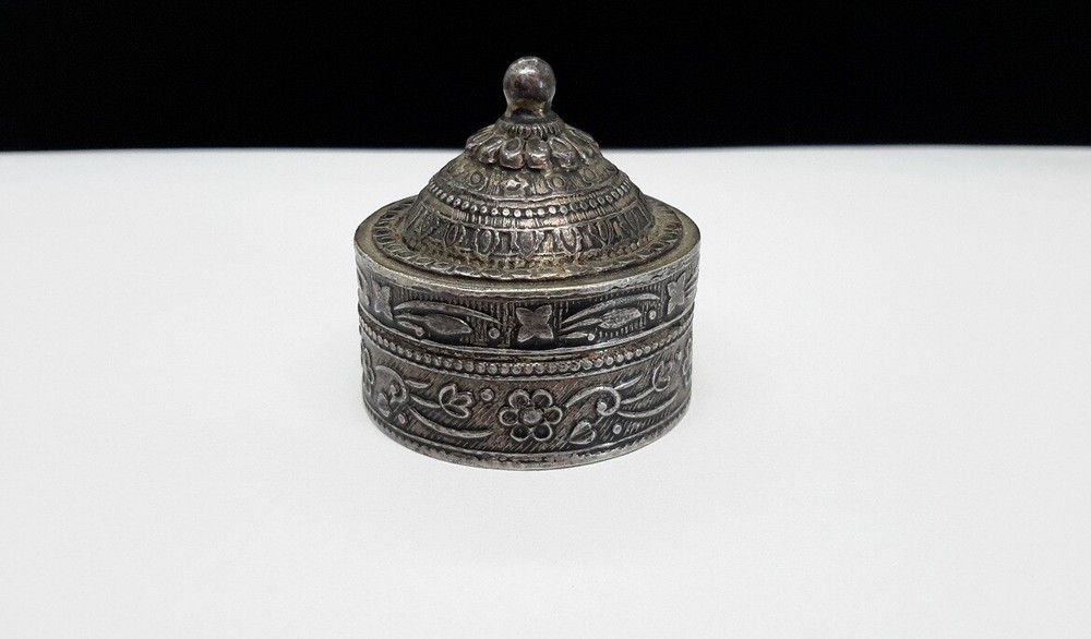 800 Silver Antique Pill BOX Trinket Snuff Box