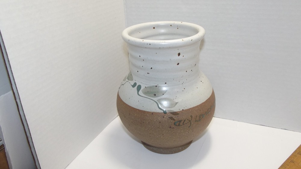 7" Beautiful Signed Studio Art Pottery Vase