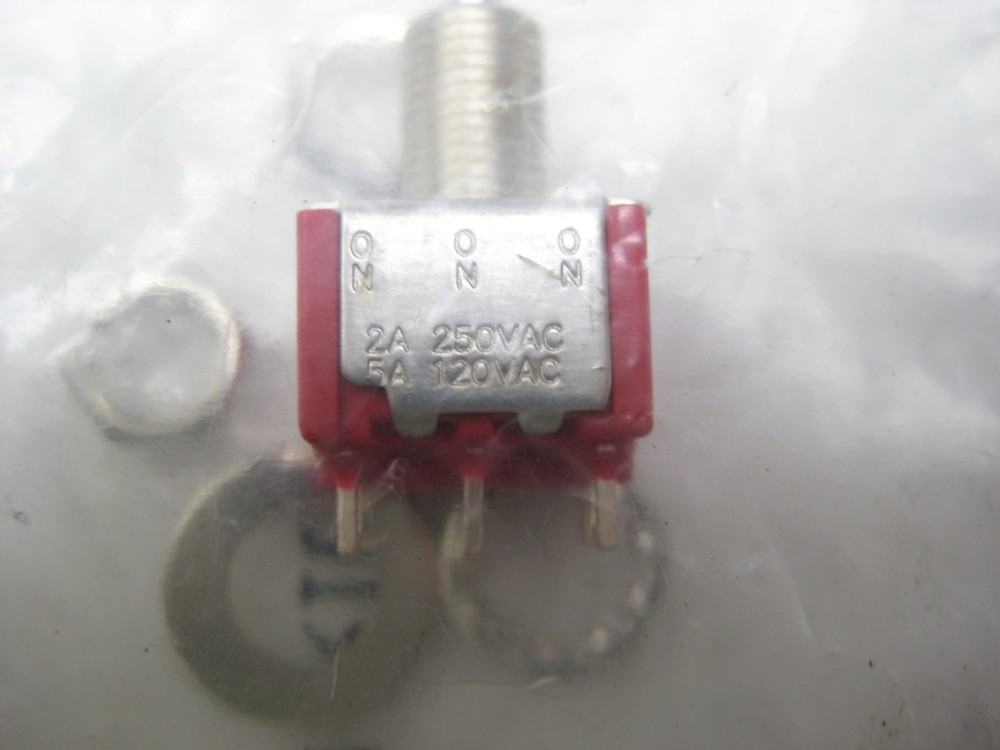 C&K 7215 TOGGLE SWITCH NSMP 12321