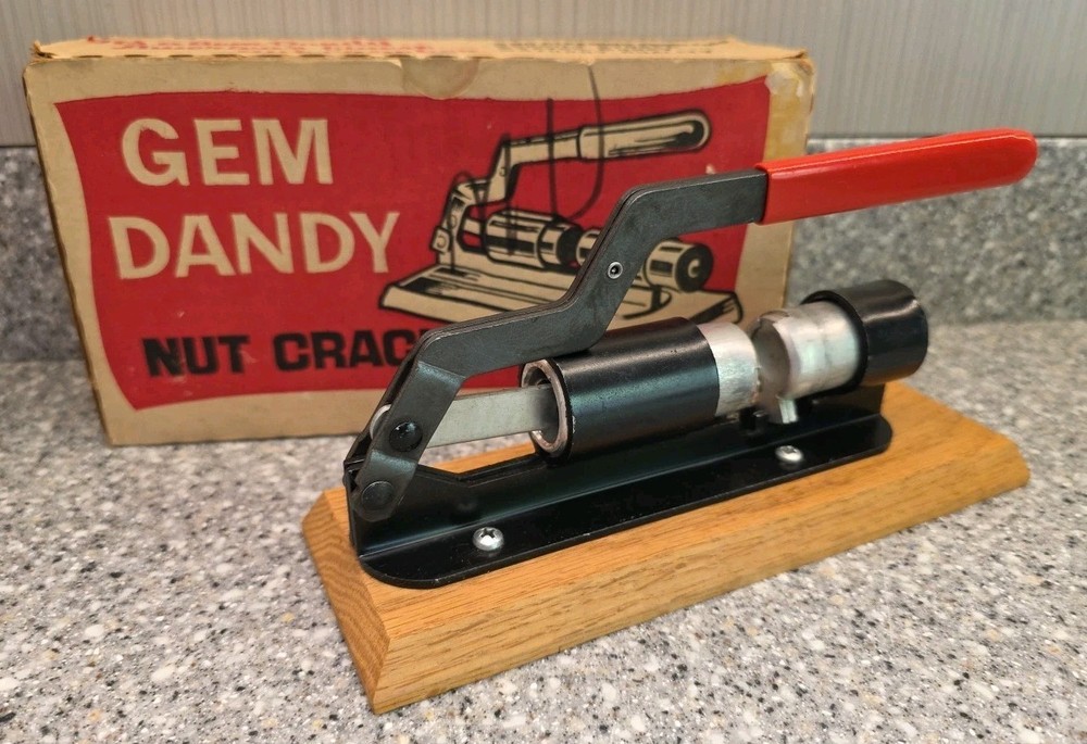 Vintage Gem Dandy Nut Cracker Munsey Products Tested