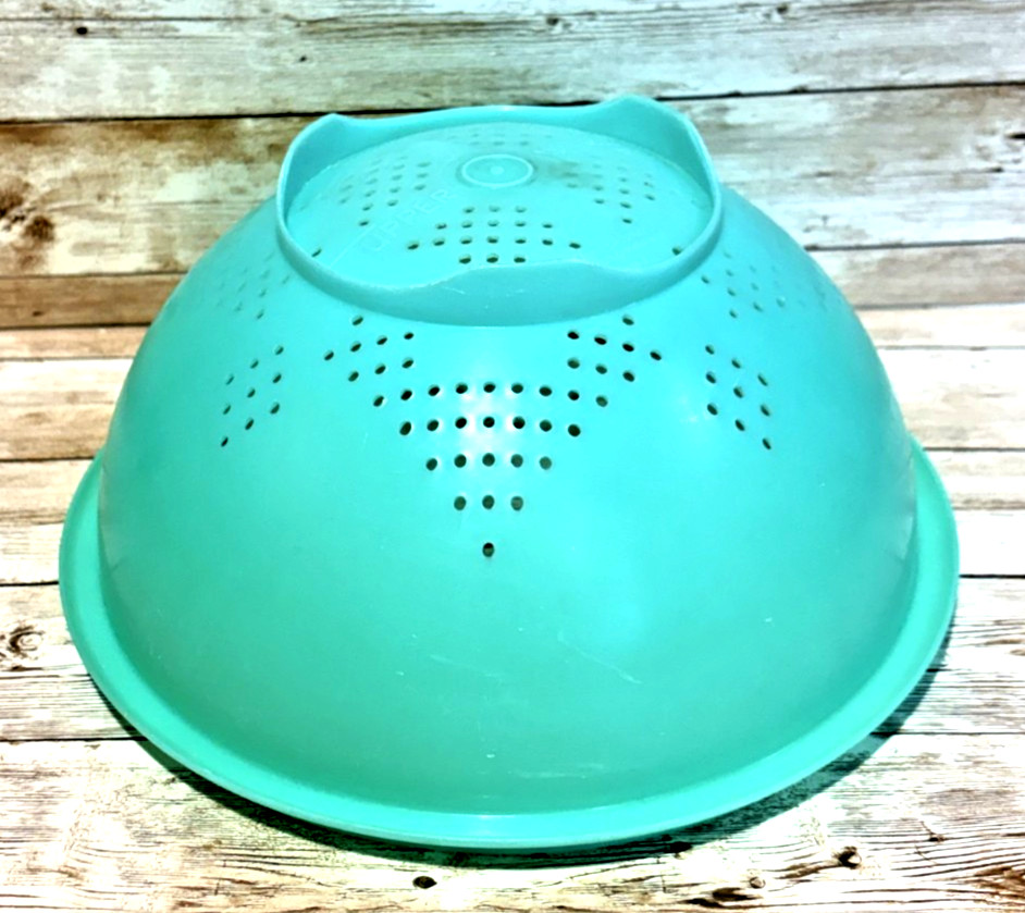 Vintage Tupperware Jadeite Green Colander Strainer 339-3 Starburst Pattern