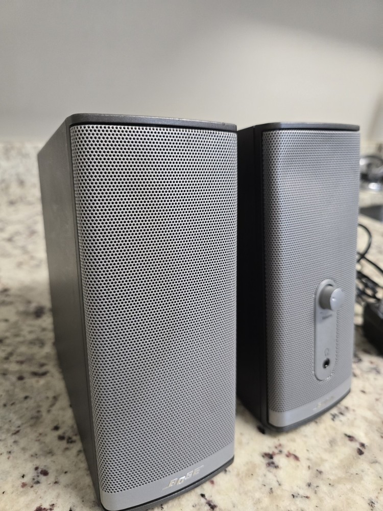 Bose Companion 2 Series II Multimedia Speaker System POWERS ON Untested!!