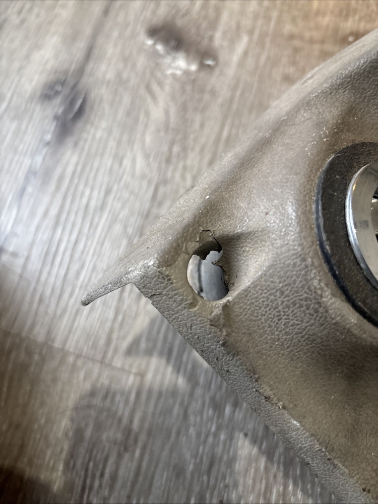 Ford L8513 IGNITION Dash Panel - Used | 80044B79 Broken