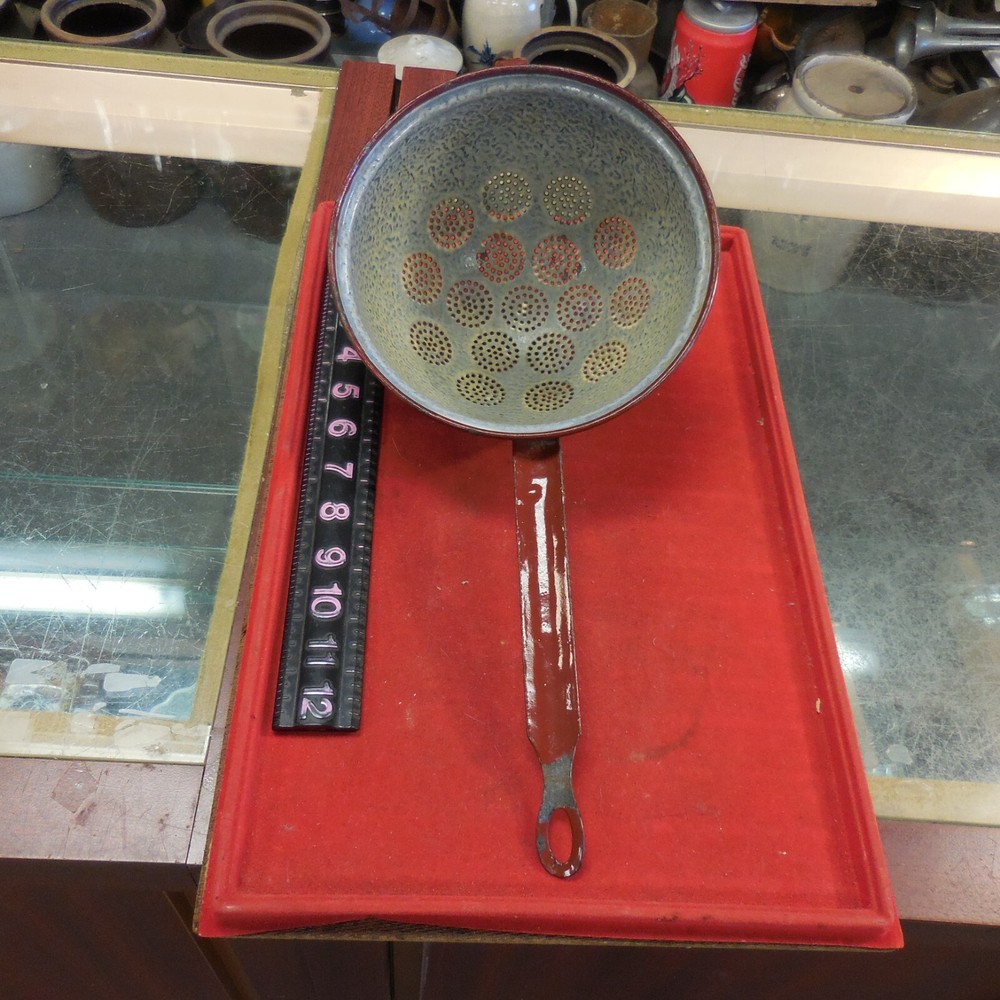 Vintage CRIMSON RED ENAMELWARE HANDLED STRAINER 7 inch diameter