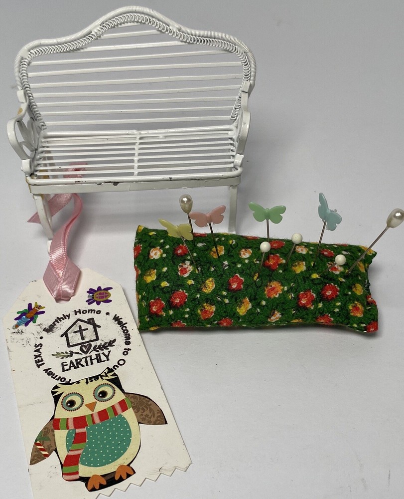 Pin cushion Bench Chair Notions 77