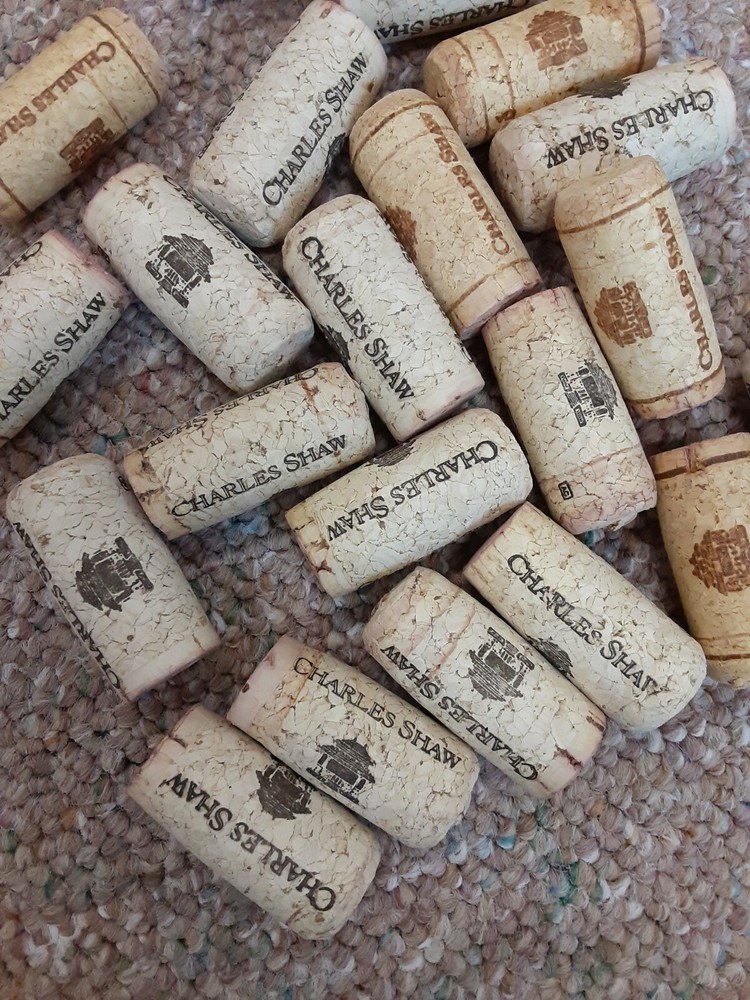 21 Used ROBERT SHAW WINE CORKS- Great For Crafting