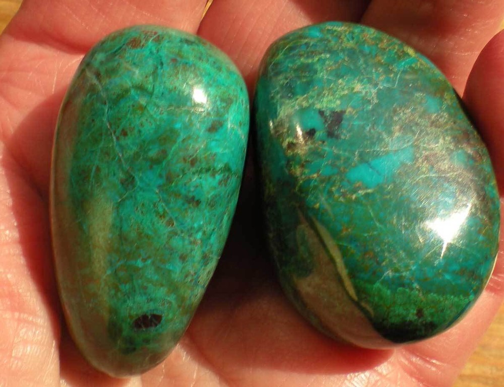 Chrysacolla - 2 Tumbled Stones rt580a