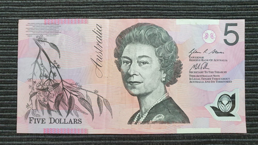 AUSTRALIA $5 2013 LAST PREFIX Banknote EA13 826097