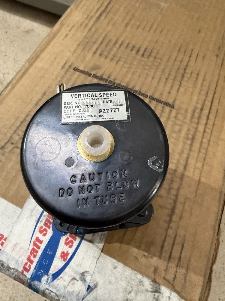 United Instruments 7000 Vertical Speed Indicator