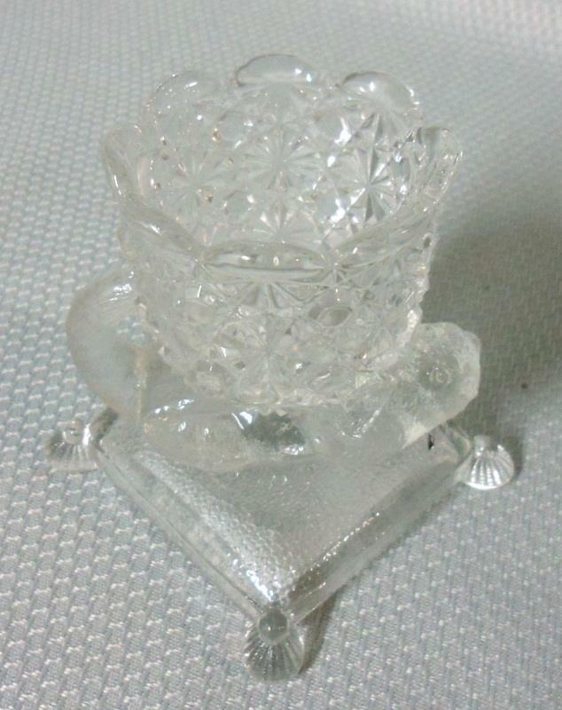 Rare Daisy & Button Otter Pattern Glass Toothpick Holder EAPG