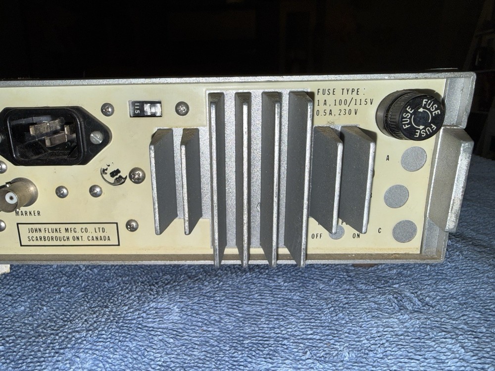 FLUKE 1953A COUNTER TIMER - NO TESTED
