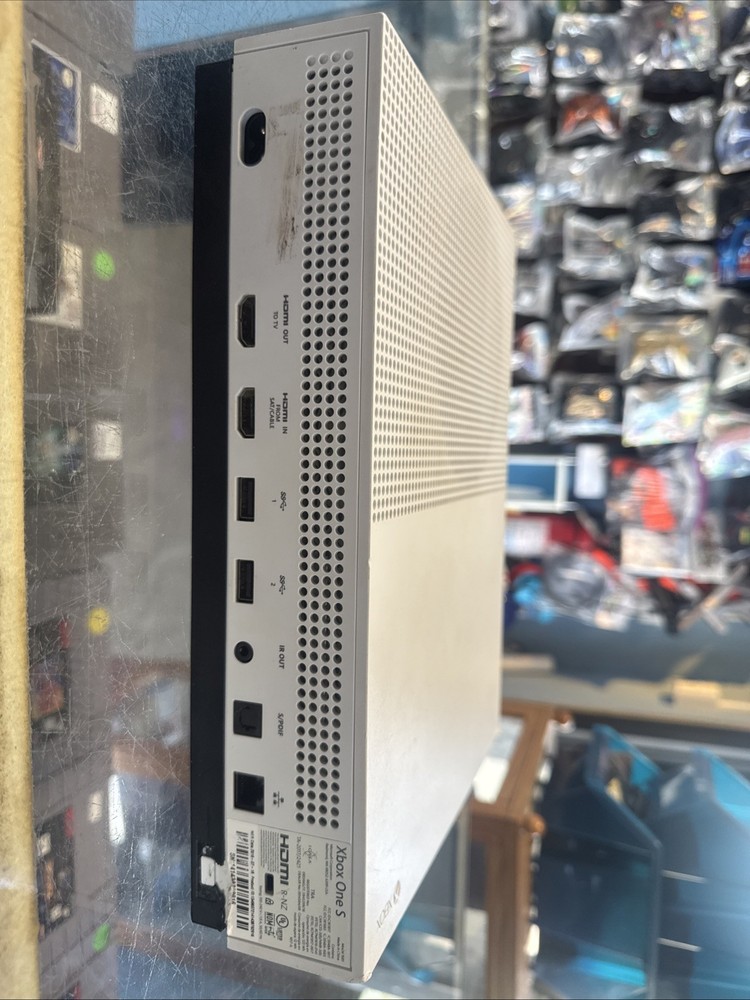 Xbox One S Console White (Microsoft) Doesn’t Display