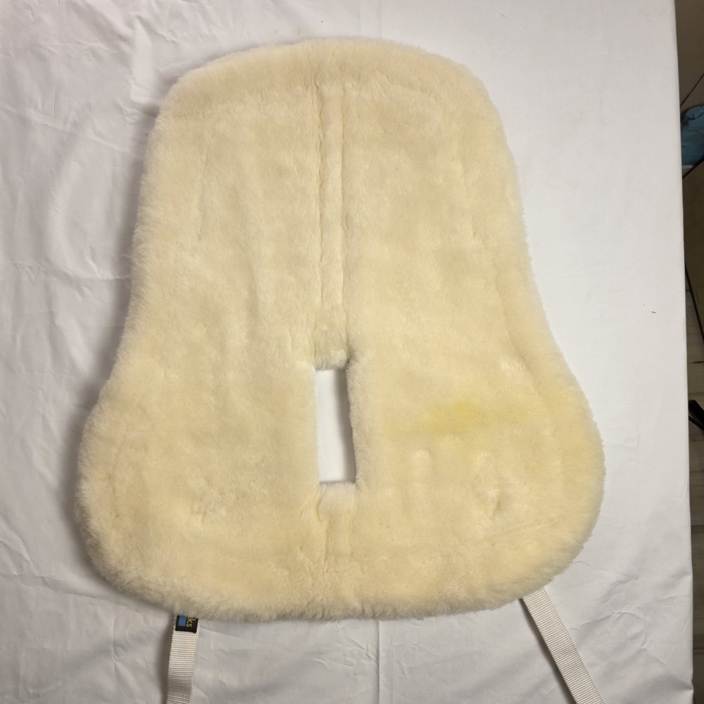 Fleeceworks Sheepskin Wither Relief Half Pad Size Medium White EUC
