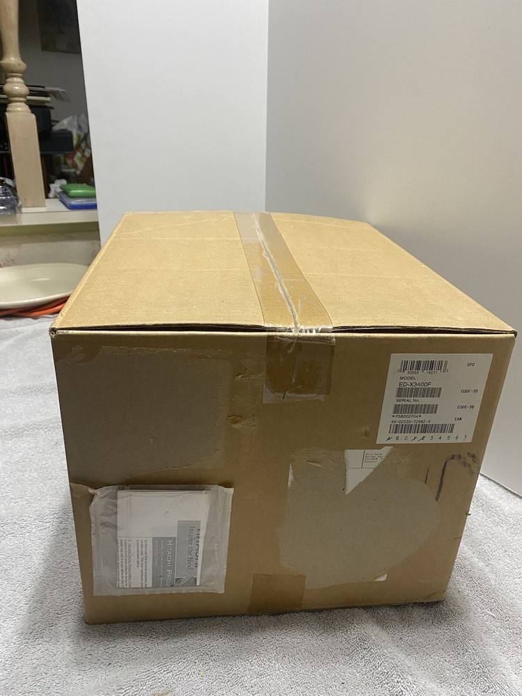 Hitachi LCD Projector ED-X3400 New In Box