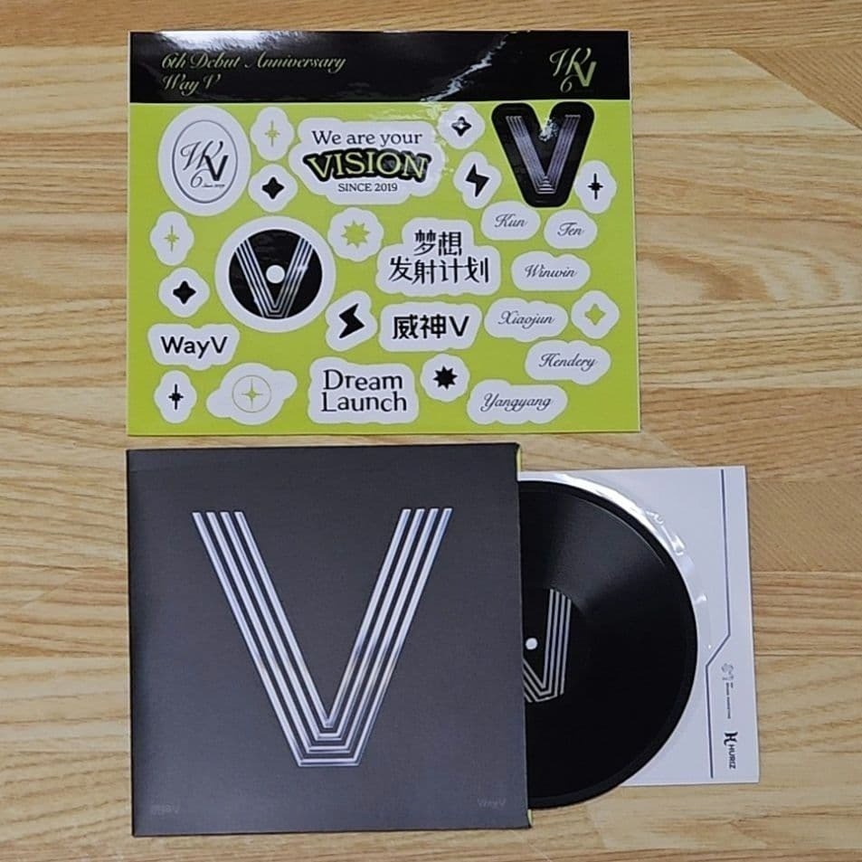 WayV 6th Anniversary MD Turntable Bluetooth Speaker