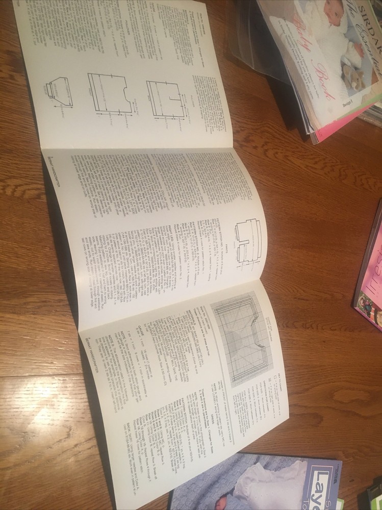 BERNAT BOOK #606 KNITTING BOOK. MSC 2