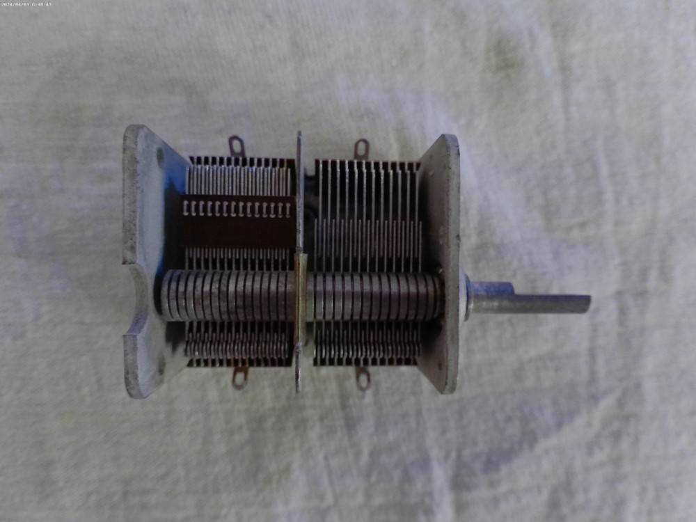 420/165pf VARIABLE CAPACITOR FOR PROJECTS 585pf TOTAL TESTED GOOD