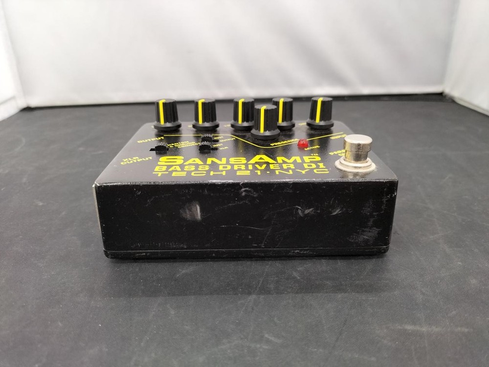 TECH21 SANS old specification bass effector