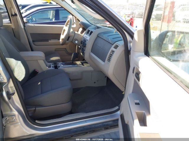 ESCAPE 2010 Glove Box 4914593