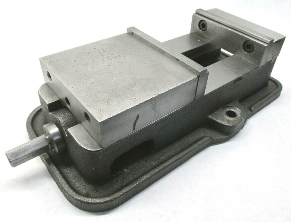 KURT ANGLOCK 6" MILLING MACHINE VISE w/ JAWS - #D60