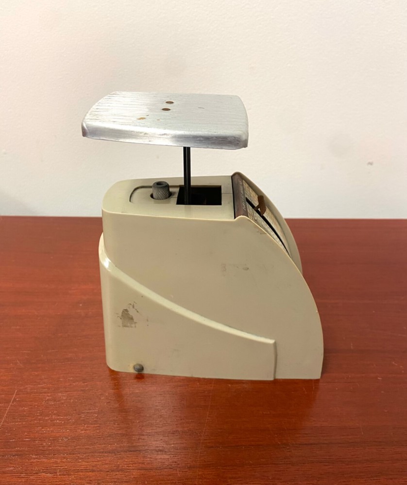 Vintage Pelouze Model P-2 Postal Scale