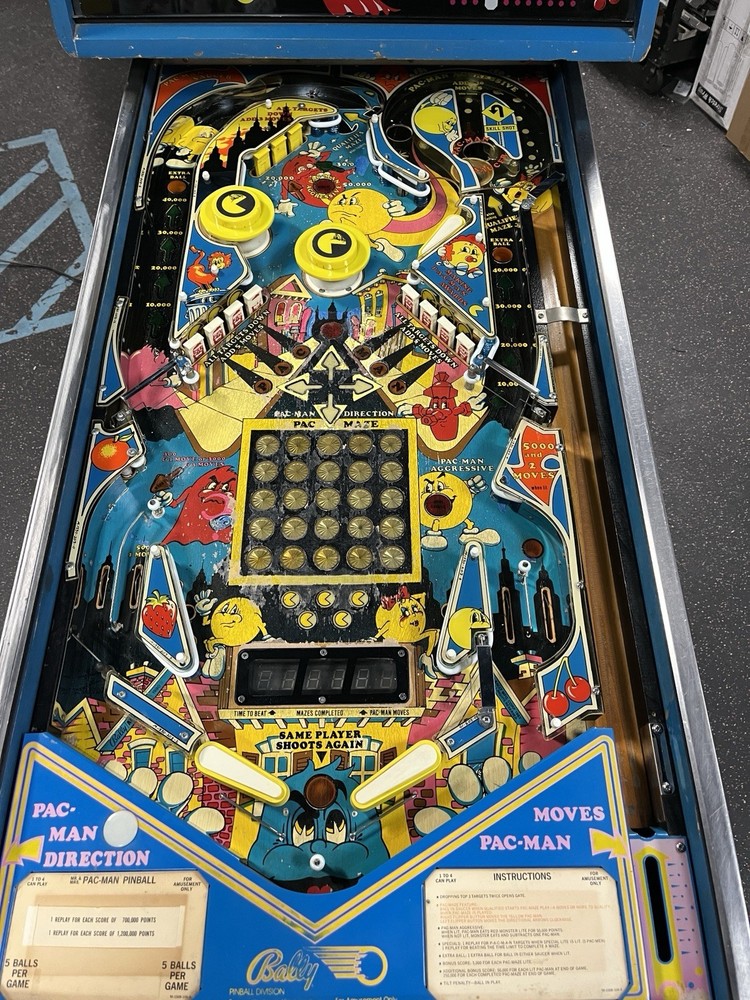 1982 BALLY MR AND MRS PACMAN PINBALL MACHINE PROF TECHS PLAYS GREAT